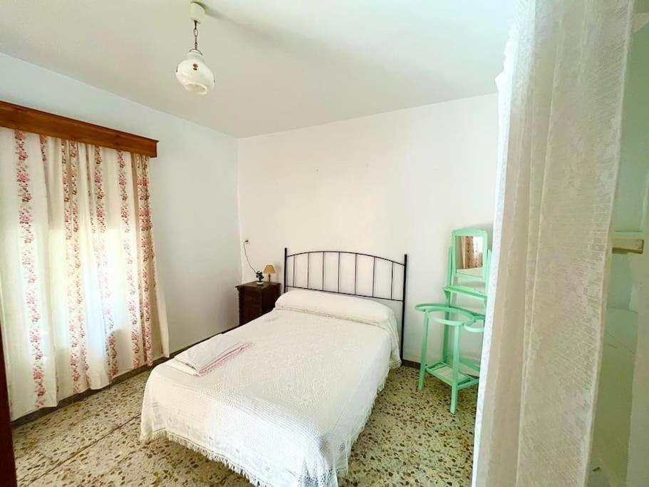 Вилла Casa Bejar, Tranquila Casa Con Chimenea, Patios, Junto A La Piscina Каньете-ла-Реаль Экстерьер фото